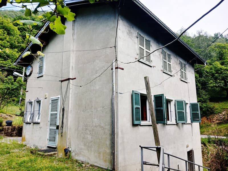 Grotto 6,5 con spazio ristorazione, camere e grande terreno. (2)