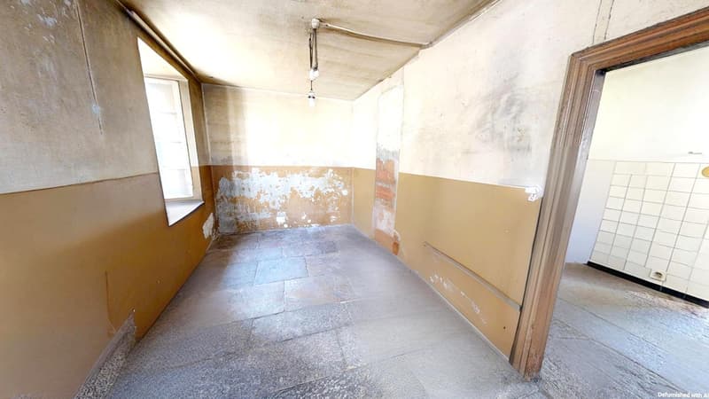 Affascinante casa storica 5,5 da riattare con affaccio sui monti. (6)
