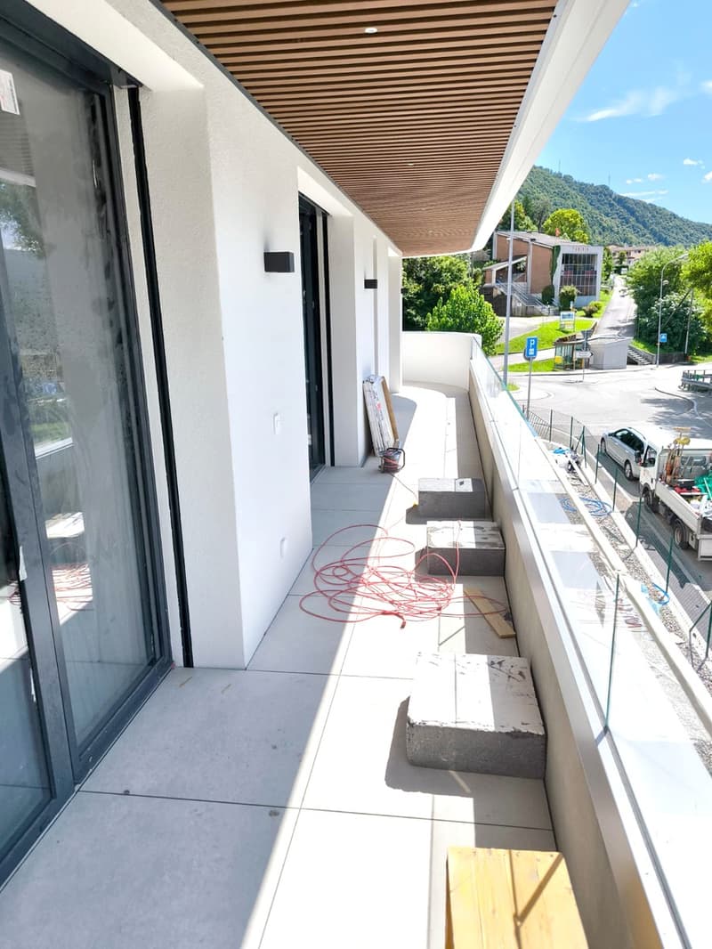 Prestigiosa villa 4,5 vista lago con rooftop e posto barca privato (8)