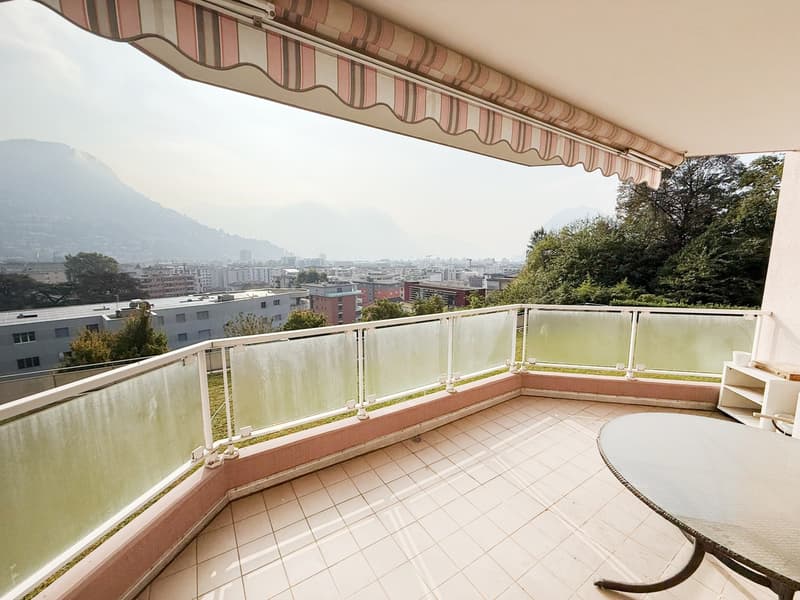 Bellissimo 4,5 ristrutturato con terrazza e vista a Lugano Ronchetto (3)