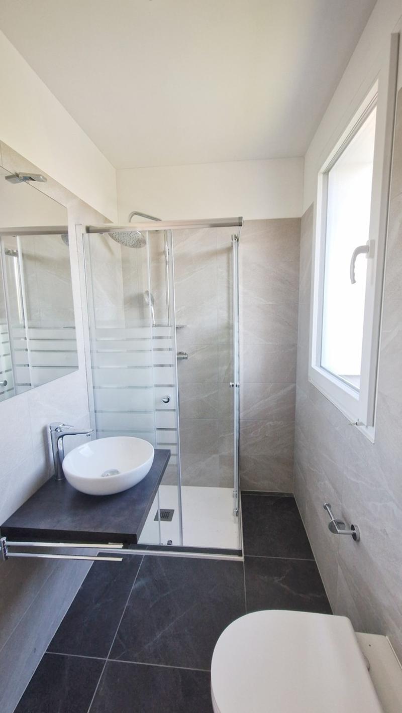 Nuovo appartamento 2,5 locali con balcone coperto e vista aperta (7)
