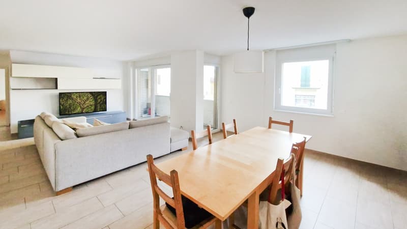 Elegante ampio 3,5 con balcone coperto e posteggio in autorimessa (2)