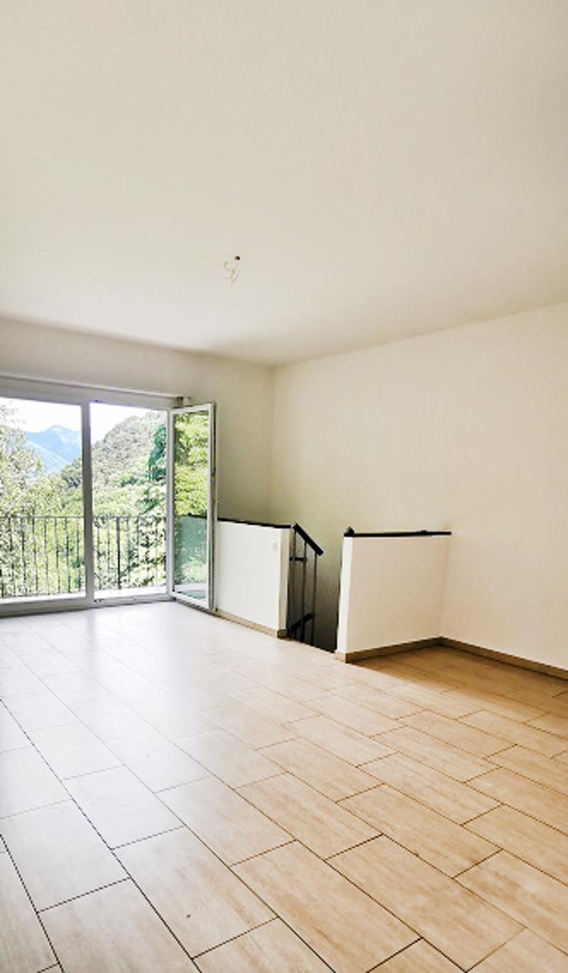 Casa 5,5 locali in fase di ristrutturazione con camino e terrazza. (2)