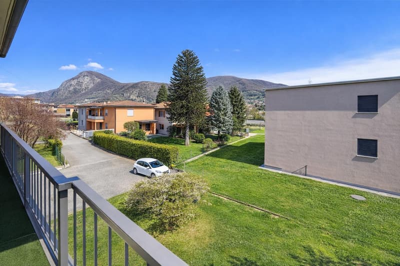 Bifamiliare 4,5 e 4,5 con giardino, tre terrazzi e grande soffitta. (6)