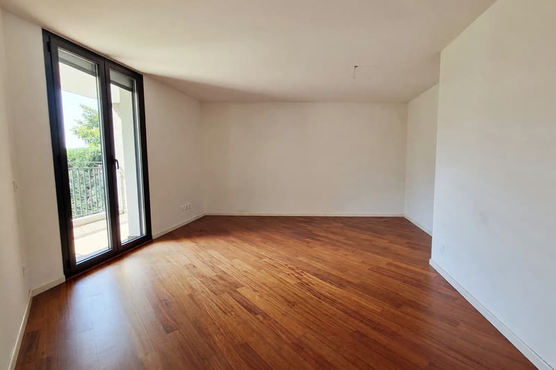 Casa contigua 5,5 locali con terrazza vista lago e giardino a Lopagno (12)