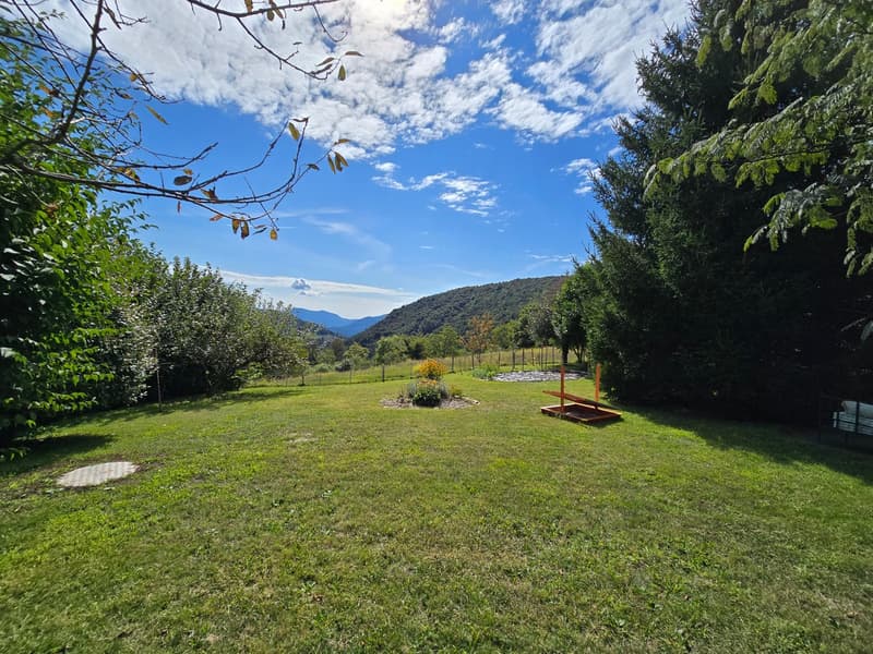 Esclusiva villa 702 m² con giardino e privacy a Miglieglia (2)