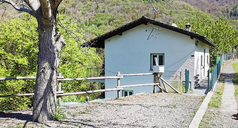 Casa 5,5 locali in fase di ristrutturazione con camino e terrazza. (1)