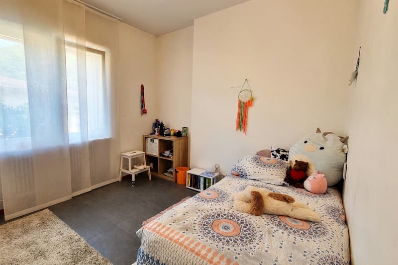 Casa unifamiliare 6,5 locali di 190 mq con giardino privato e veranda (11)