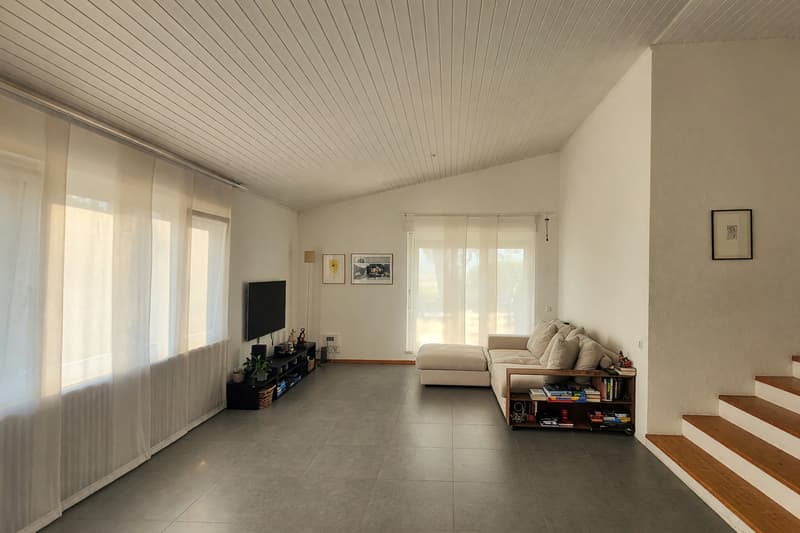 Casa unifamiliare 6,5 locali di 190 mq con giardino privato e veranda (5)