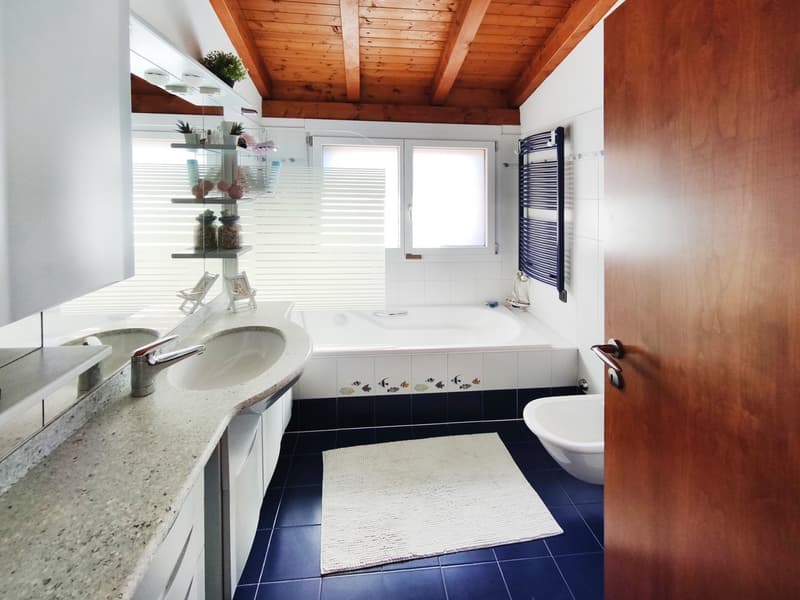 Villa 5,5 locali con piscina riscaldata, giardino privato e ampi spazi (13)