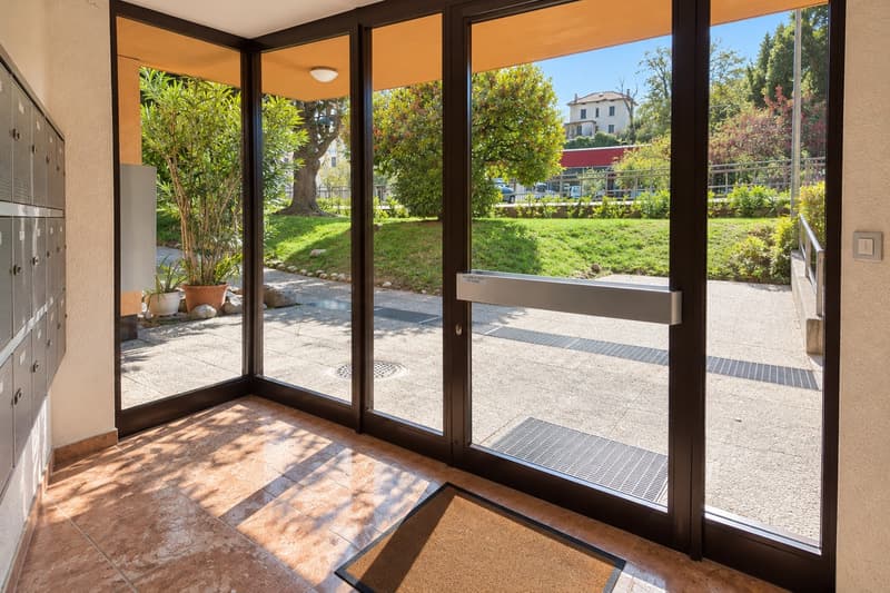 Luminoso appartamento 3,5 panoramico con cucina rinnovata e balcone (13)