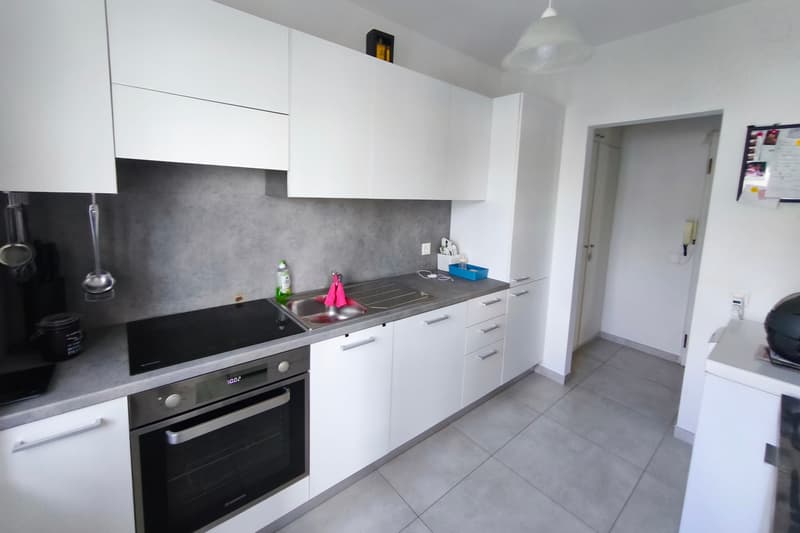 Moderno 3,5 locali immediatamente disponibile con terrazzo (6)