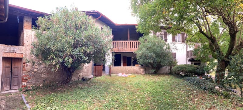 Casa ticinese 15 locali del 1500 con terreno e potenziale sviluppo (15)