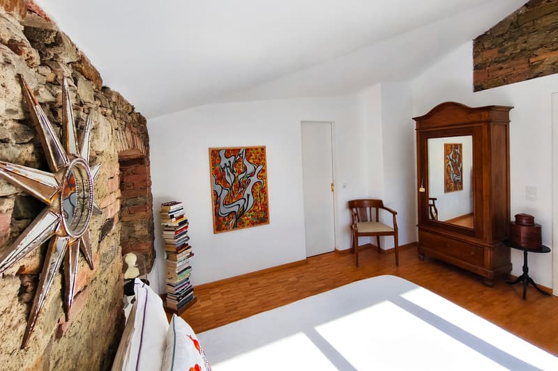 Casa bifamiliare 7 locali ristrutturata con giardino a Davesco (18)