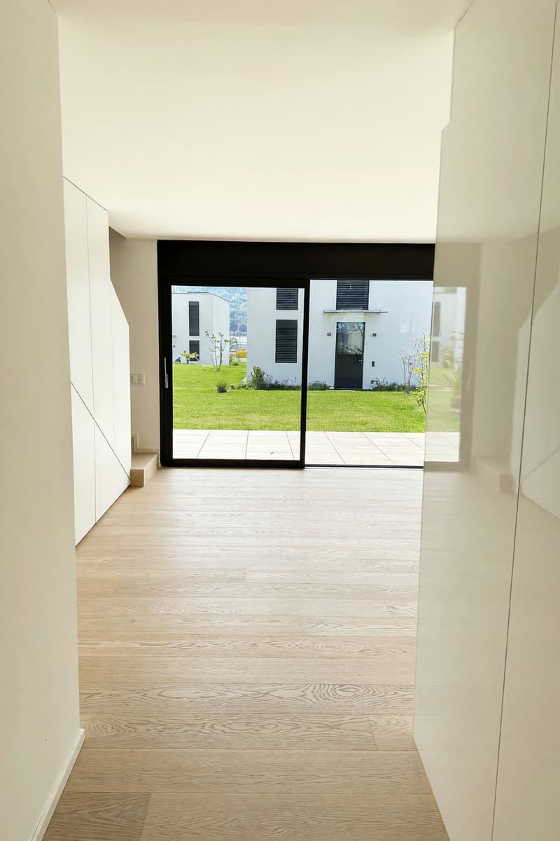 Appartamento 3,5 di primo ingresso con terrazzo coperto a Caslano (2)
