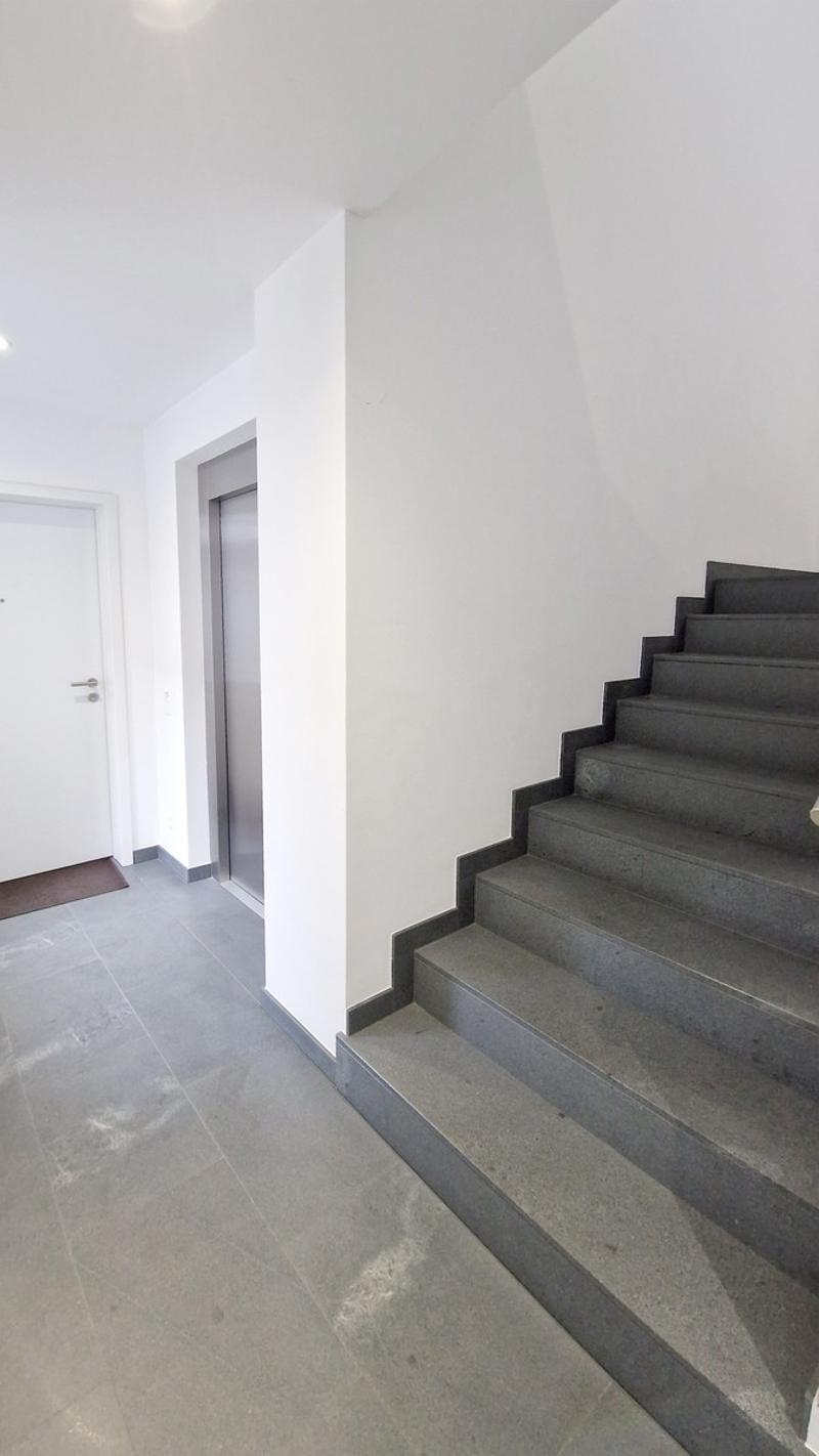 Elegante 3,5 locali in corte meticolosamente ristrutturata a nuovo. (14)