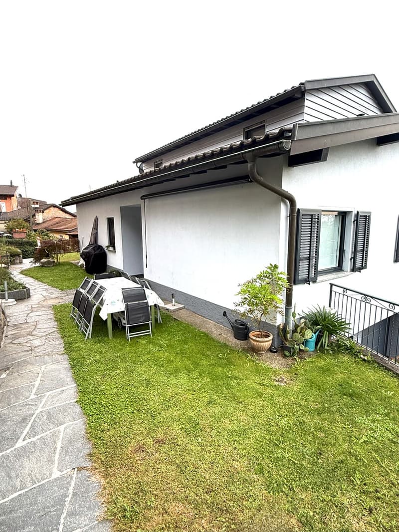 Casa 6,5 ristrutturata in medio-alto standing con giardino. (17)