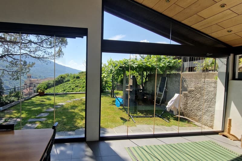Casa unifamiliare 6,5 locali di 190 mq con giardino privato e veranda (16)