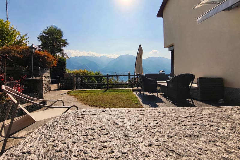Villa unifamiliare 5,5 vista lago con giardino e camino (19)