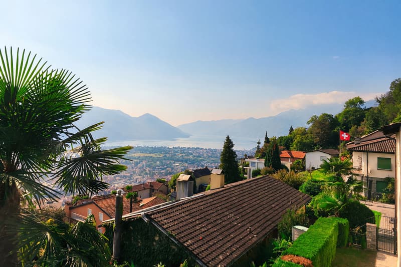 Villa unifamiliare 5,5 vista lago con giardino e camino (24)