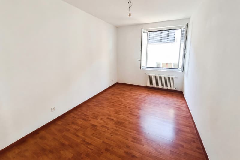 Appartamento 4,5 rinnovato con terrazzo e vista lago a Ponte Tresa (9)