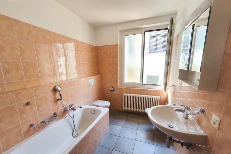 Appartamento 4,5 rinnovato con terrazzo e vista lago a Ponte Tresa (10)