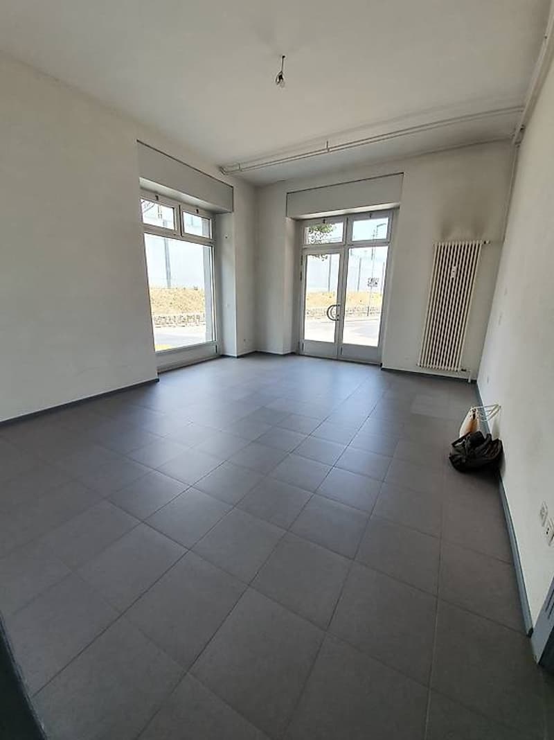 Spazio commerciale a Chiasso 60 mq (2)