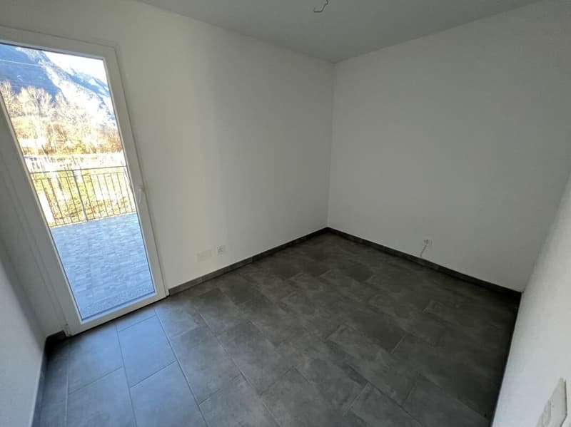 Moderna casa bifamiliare individuale, di 4.5 +3.5 locali con ampio giardino (14)
