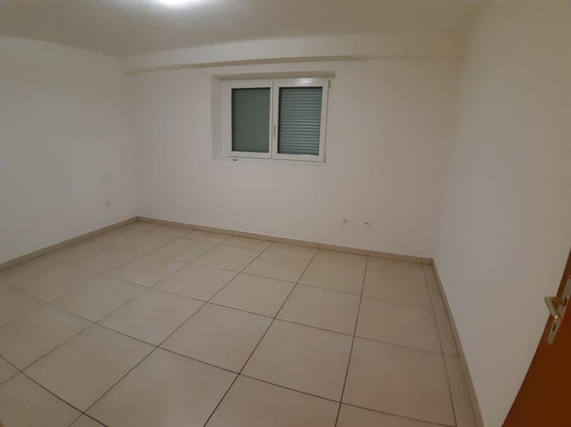 Haus mit 2,5+5,5 Zimmern und Grundstück (13)