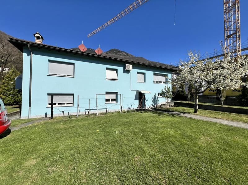 Haus mit 2,5+5,5 Zimmern und Grundstück (2)