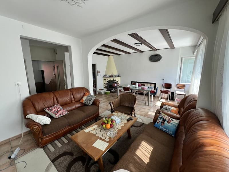 Haus mit 2,5+5,5 Zimmern und Grundstück (3)