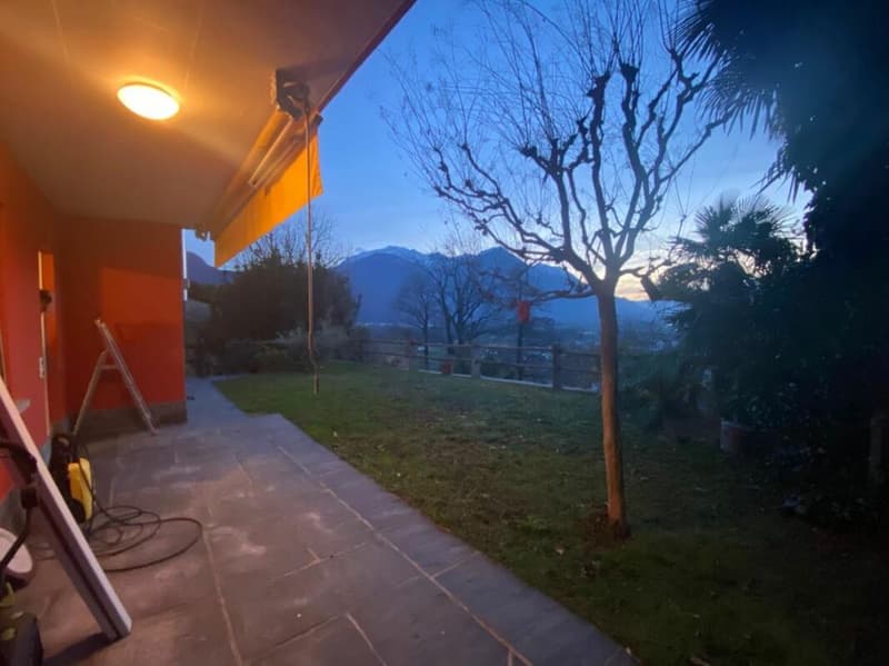 Bifamily house with large green space (18)