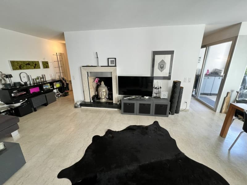 Elegant 2.5-room apartment with garden (5)