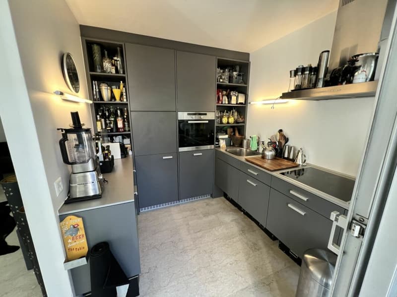 Elegant 2.5-room apartment with garden (9)