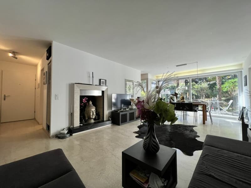Elegant 2.5-room apartment with garden (2)