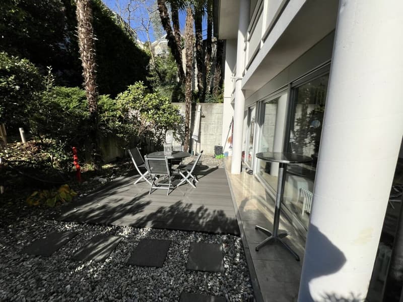 Elegant 2.5-room apartment with garden (11)