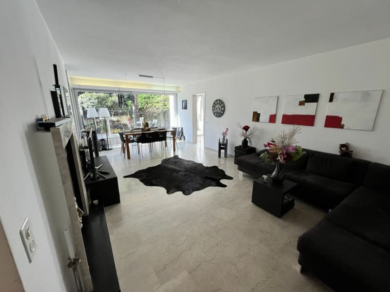 Elegant 2.5-room apartment with garden (4)