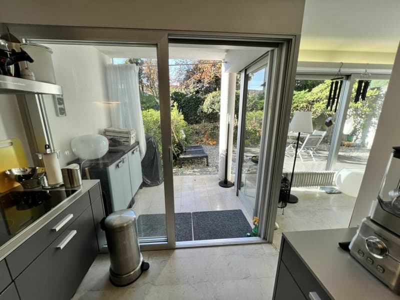 Elegant 2.5-room apartment with garden (10)