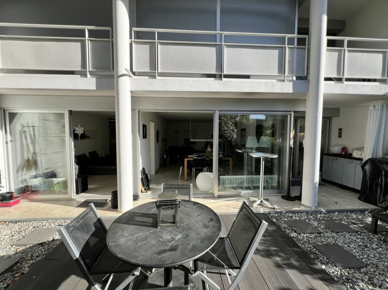 Elegant 2.5-room apartment with garden (12)