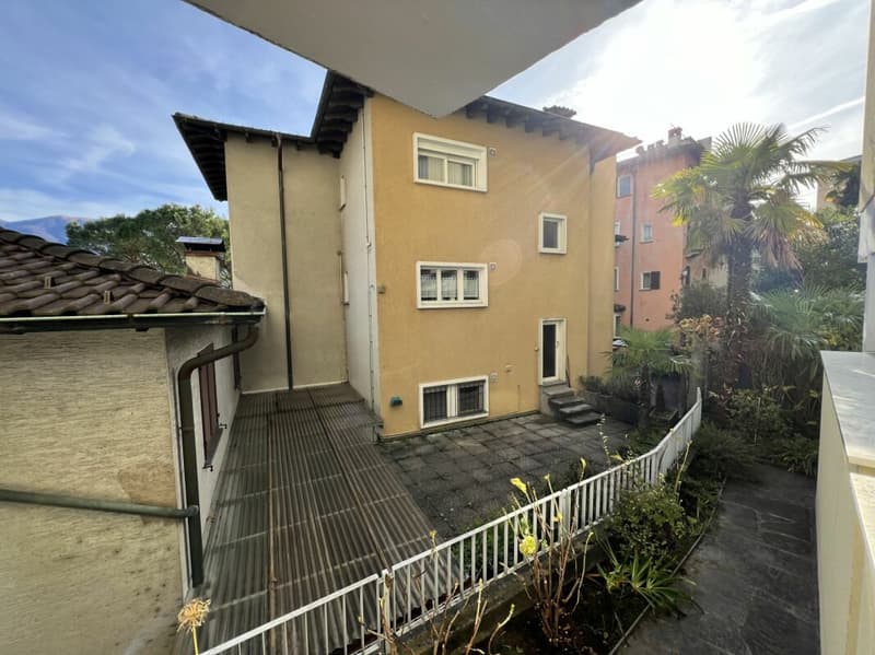 Appartamento di 4 locali con giardino (9)