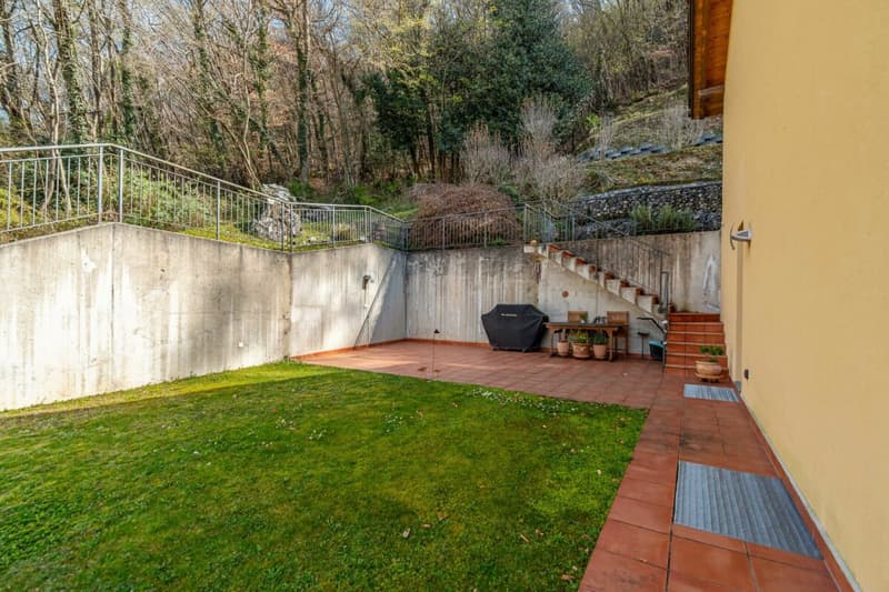 Maison unifamiliale avec 4,5 pièces + salle de hobby + jardin et terrain (9)