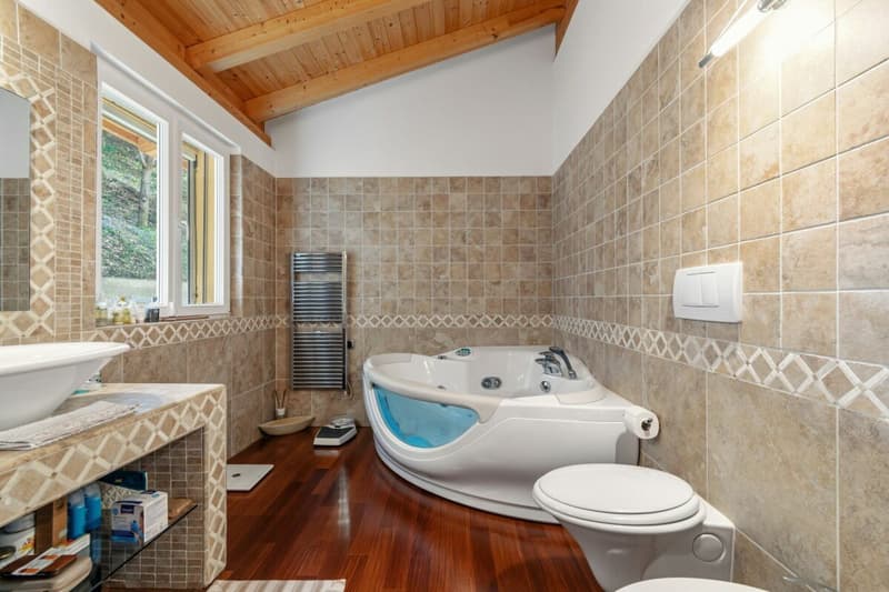 Maison unifamiliale avec 4,5 pièces + salle de hobby + jardin et terrain (18)