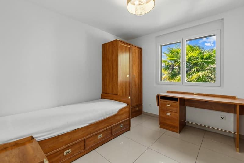 Appartamento 5.5 locali con piscina e vista mozzafiato (13)