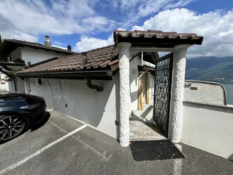 Studio Apartment with lovely Lake View (12)