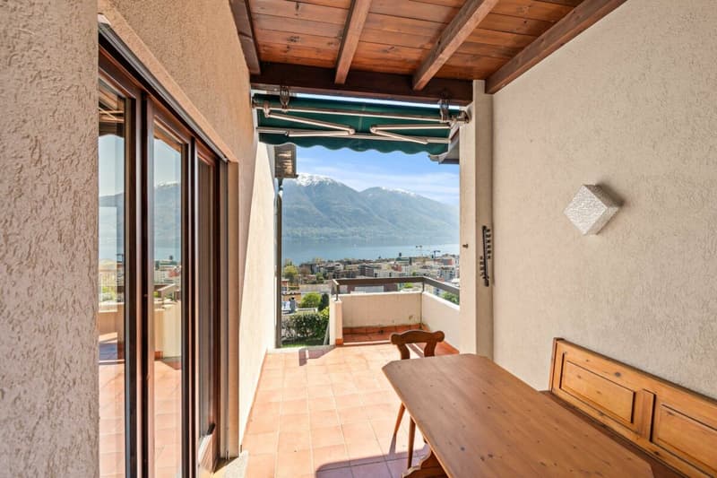 Wunderschönes 8,5-Zimmer-Doppelhaus mit Schwimmbad und atemberaubender Aussicht (7)