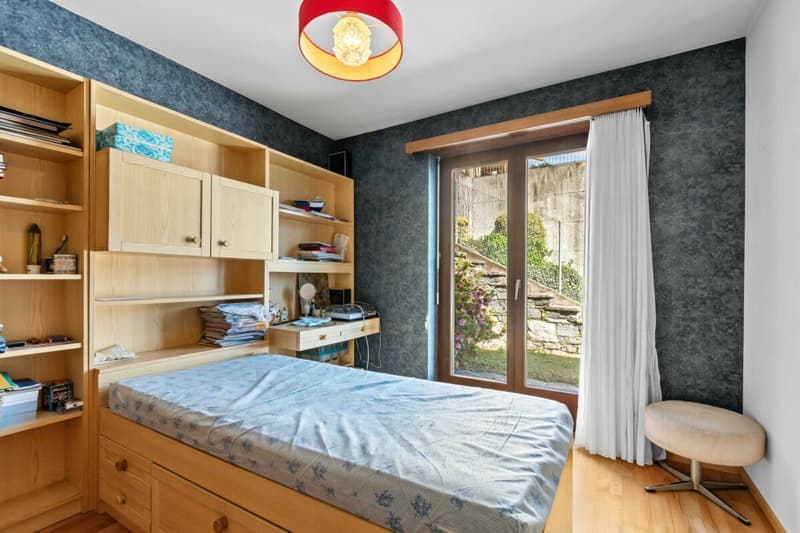 Wunderschönes 8,5-Zimmer-Doppelhaus mit Schwimmbad und atemberaubender Aussicht (10)