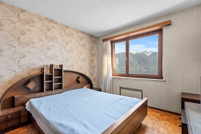 Wunderschönes 8,5-Zimmer-Doppelhaus mit Schwimmbad und atemberaubender Aussicht (9)