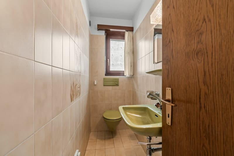 Wunderschönes 8,5-Zimmer-Doppelhaus mit Schwimmbad und atemberaubender Aussicht (14)