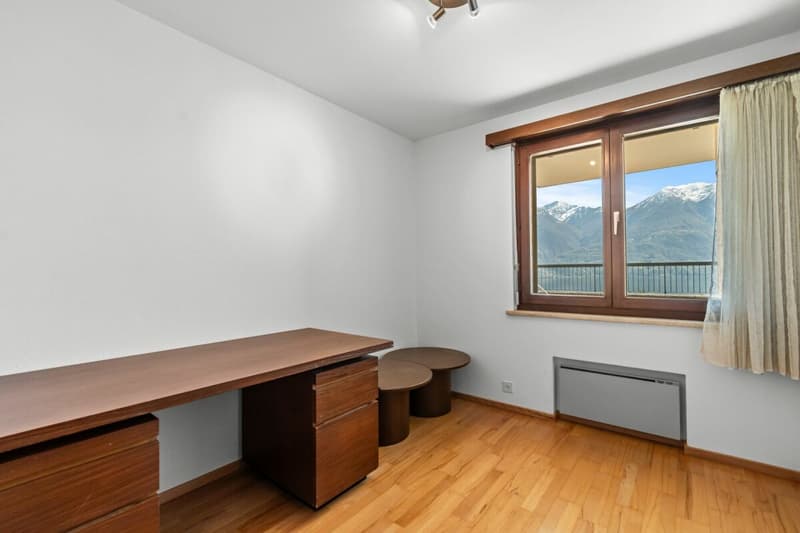 Wunderschönes 8,5-Zimmer-Doppelhaus mit Schwimmbad und atemberaubender Aussicht (22)