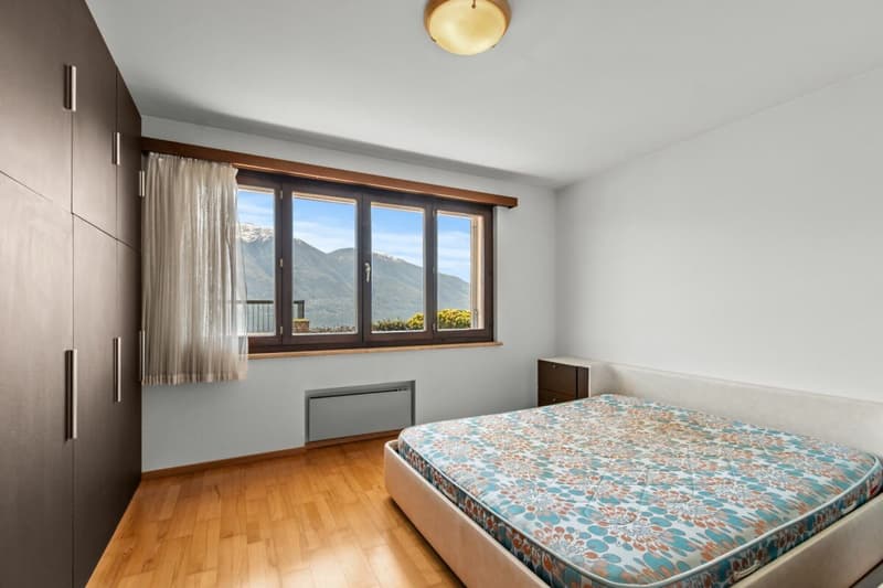 Wunderschönes 8,5-Zimmer-Doppelhaus mit Schwimmbad und atemberaubender Aussicht (23)